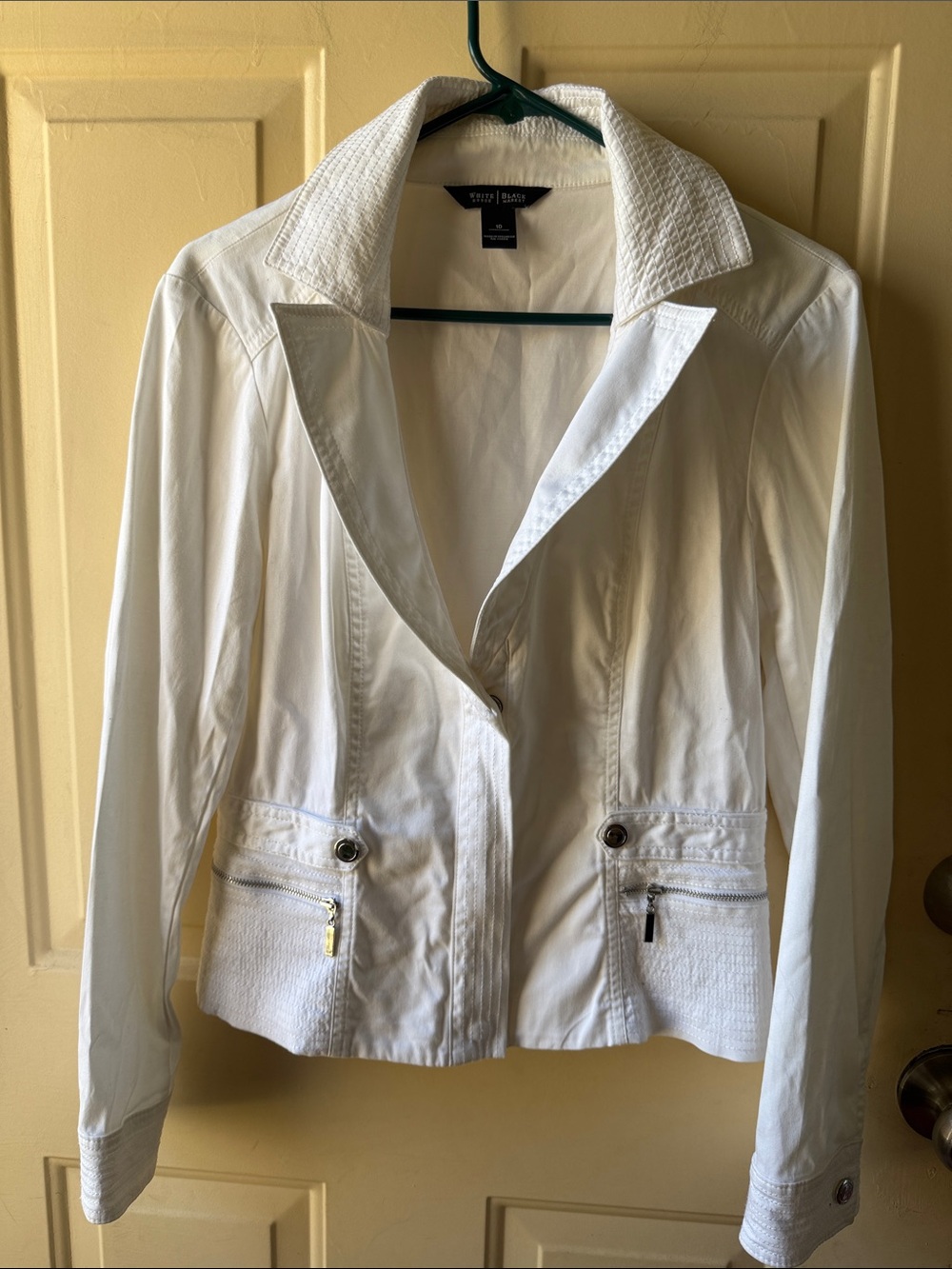 White House Black Market White Tailored Zip-Pocket Blazer